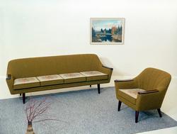 Salong. Sofagruppe med sofa og lenestol.