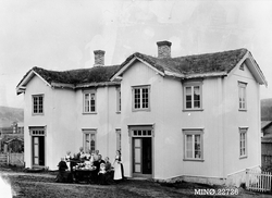 Kaffeselskap, bunader, personer