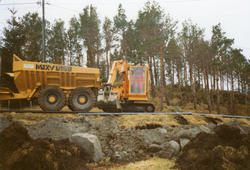 Vannledningsgrøft, Det graves grøft for vannledning fra Mids