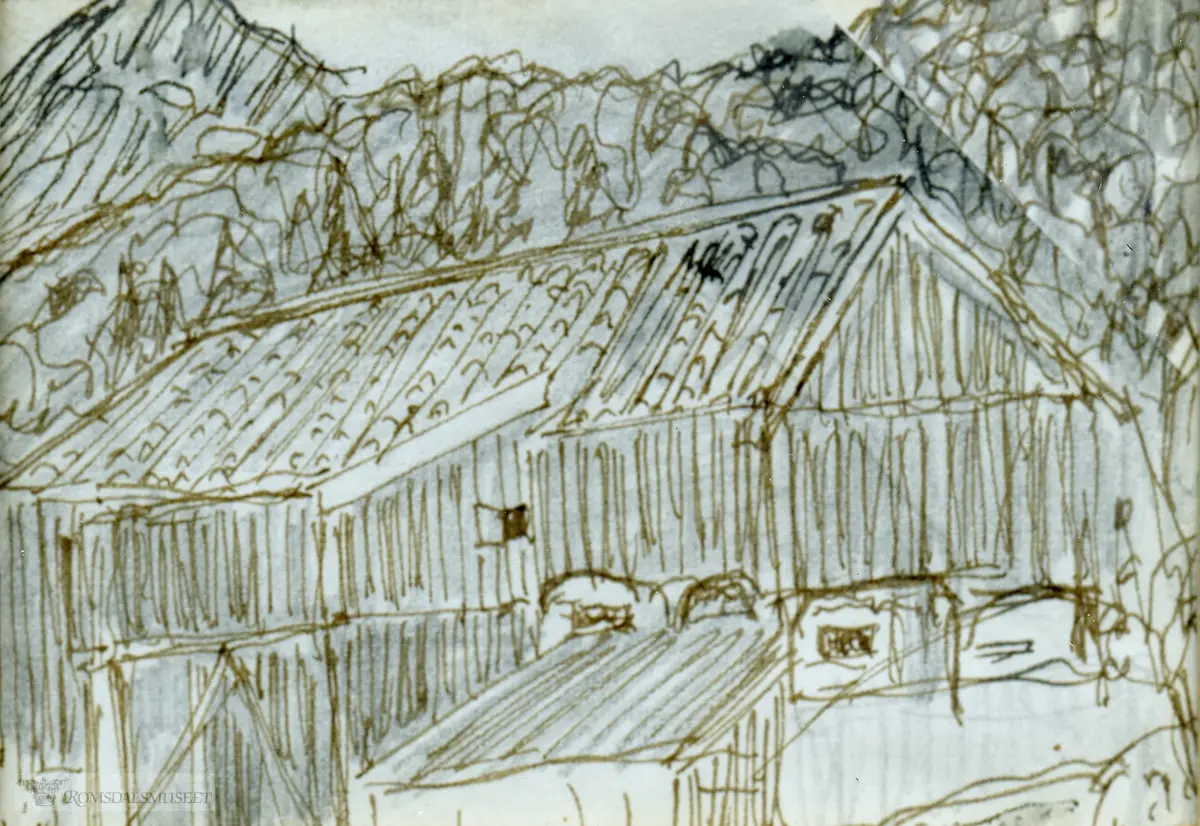 Tre motiver i en ramme. Øverst: En låve med en skogkledd ås og et fjell bak. Midten: Et gårdstun med et bolighus og flere små bygning, flaggstang. En skogkledd ås bak. Nederst: En vei med en krike i enden, skog og et fjell i bakgrunnen.