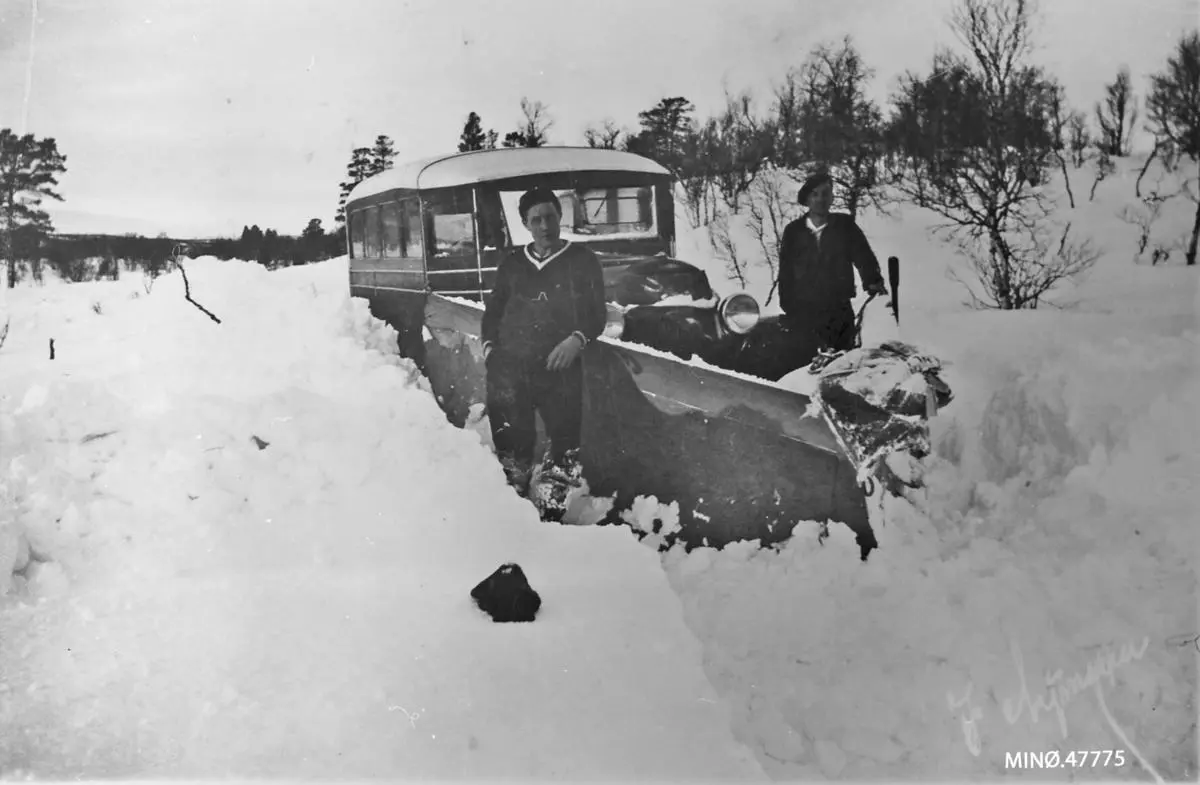 snøplog på buss