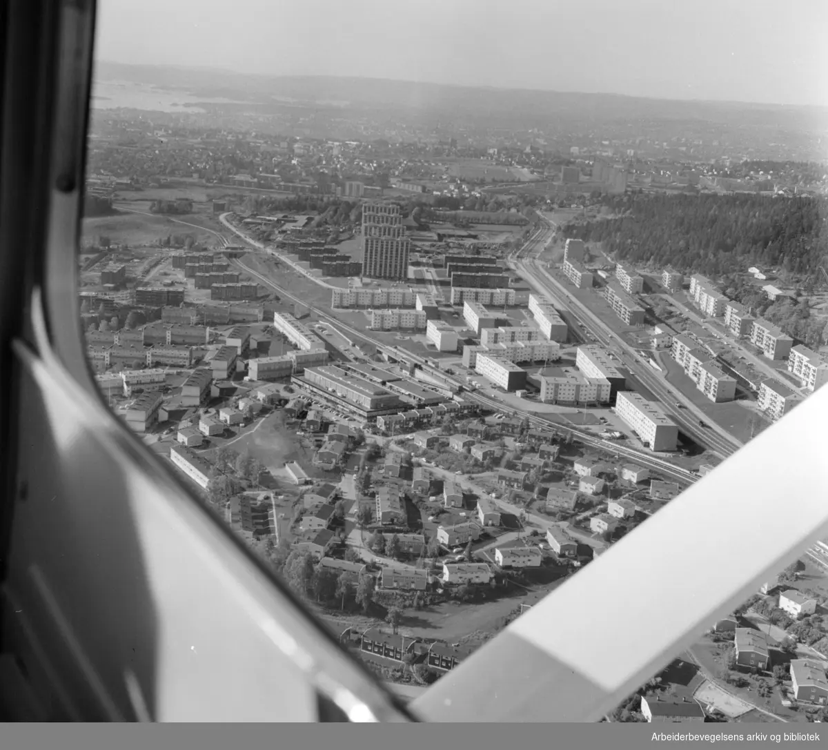 Veitvet. Flyfoto. Oktober 1966