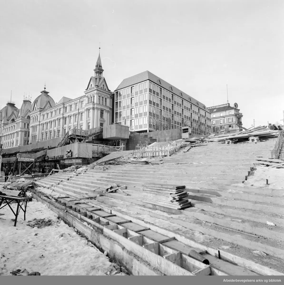 Vikaterrassen. Utbyggingen av Vestre Vika og varehusene. November 1971
