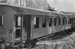 Rjukanbanens utrangerte personvogn Bo nr. 9 under opphugging