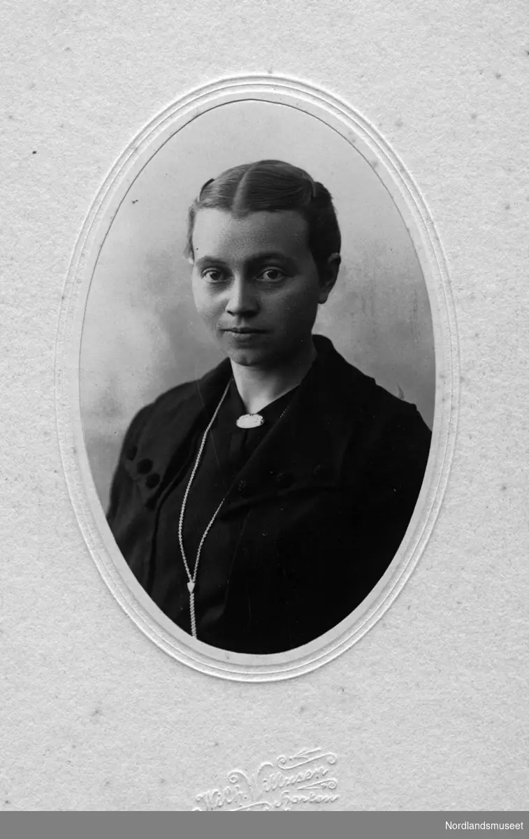 Karen Steffensen, f. 1892, Dalen, Reipå. (Ikke sikkert)