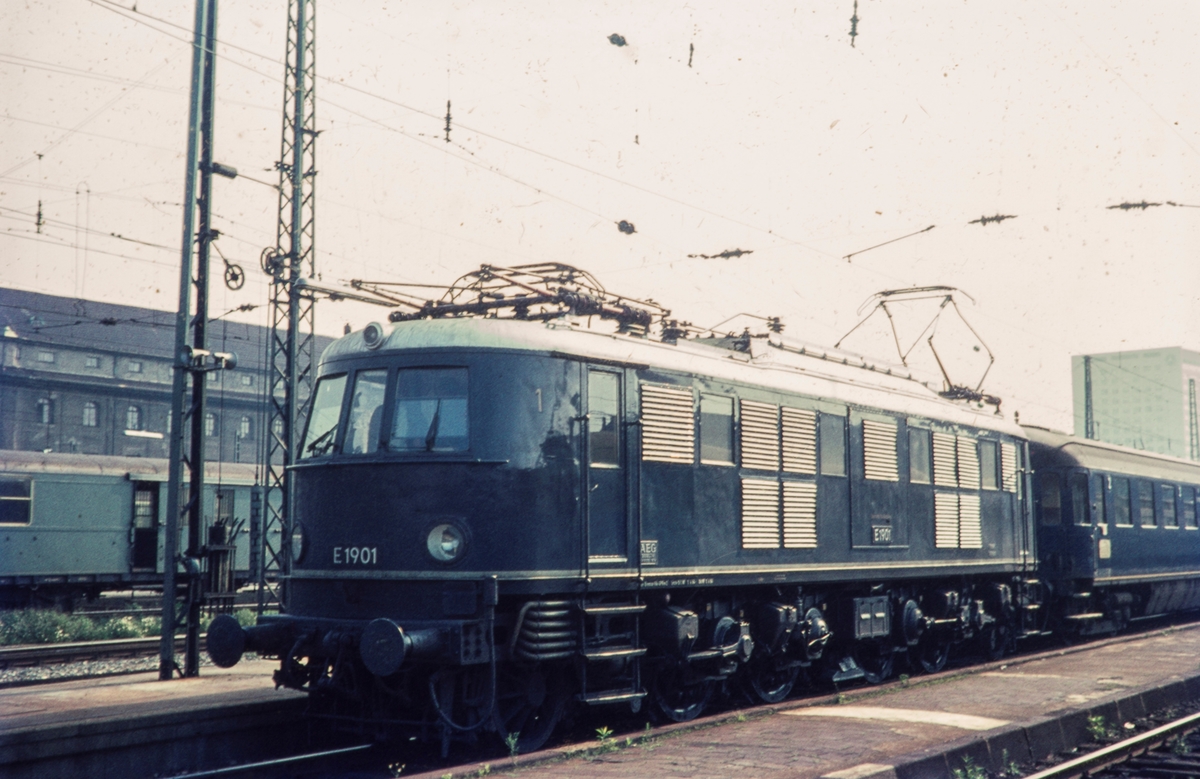 Tysk hurtigtogslokomotiv DR-Baureihe E 19 nr. 01.