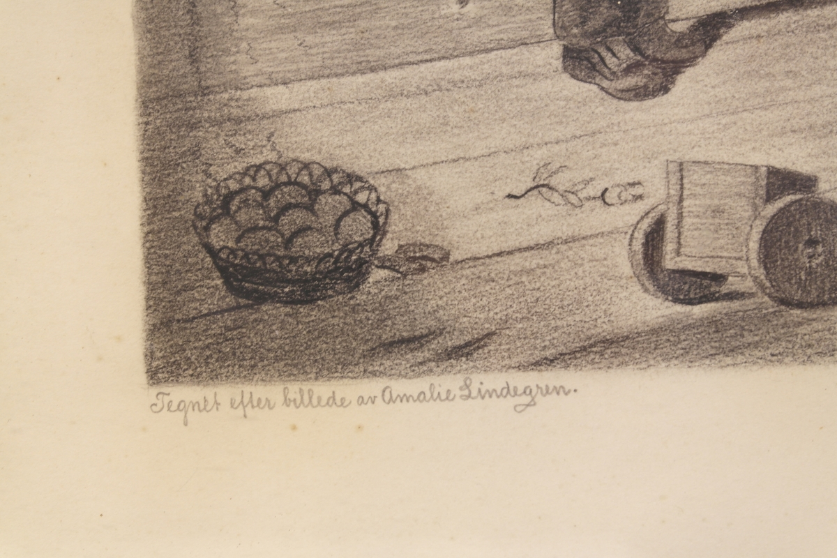 Blyanttegning i glass og ramme. Tegningen er laget etter en kopi av maleriet "Den lilles siste seng" av Amalia Lindegren. Rammen er i beiset og lakket tre. Den er rødbrun med forgyllet innerkant. Oppheng av to små jernringer og kraftig tau.