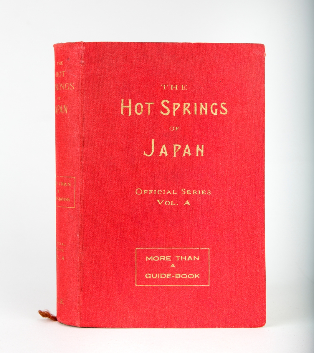 Rød bok. Tittel:"The Hot Springs of Japan. Official Series Vol. A More Than A Guide-Book".  Ingen forfatter oppgitt. Er mer som et oppslagsverk.
