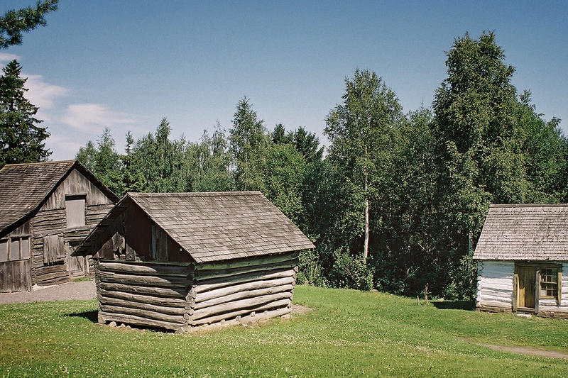 Kornkrybba ute på friluftsmuseet