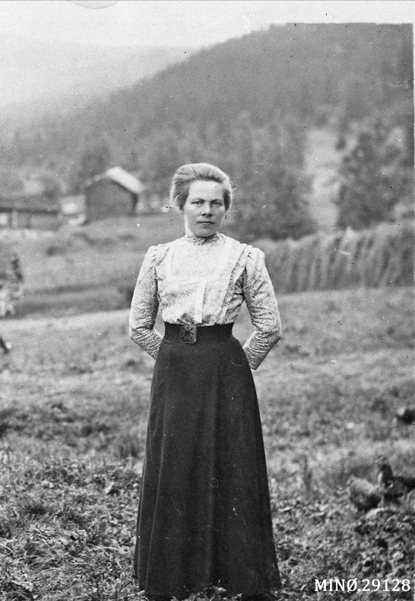 Portrett av kvinne. Ingeborg Olsberg