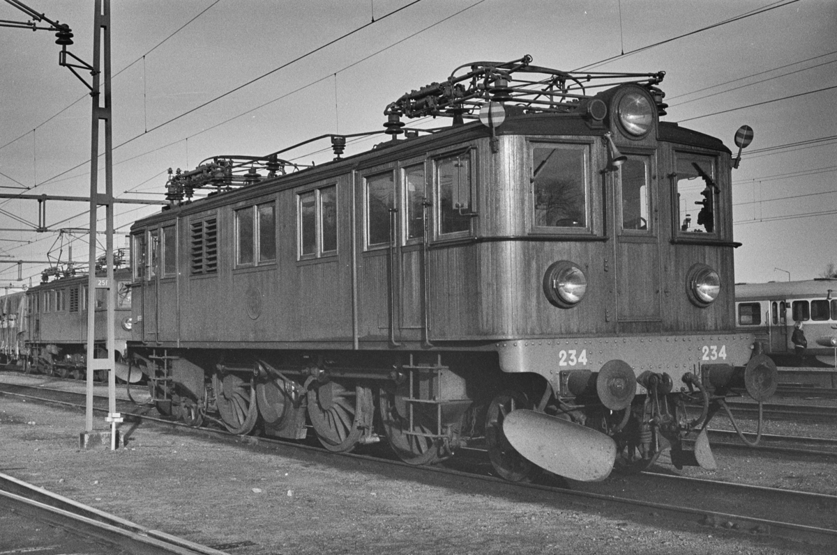 Svensk elektrisk lokomotiv type Du nr. 234 i Ängelholm i Sverige.