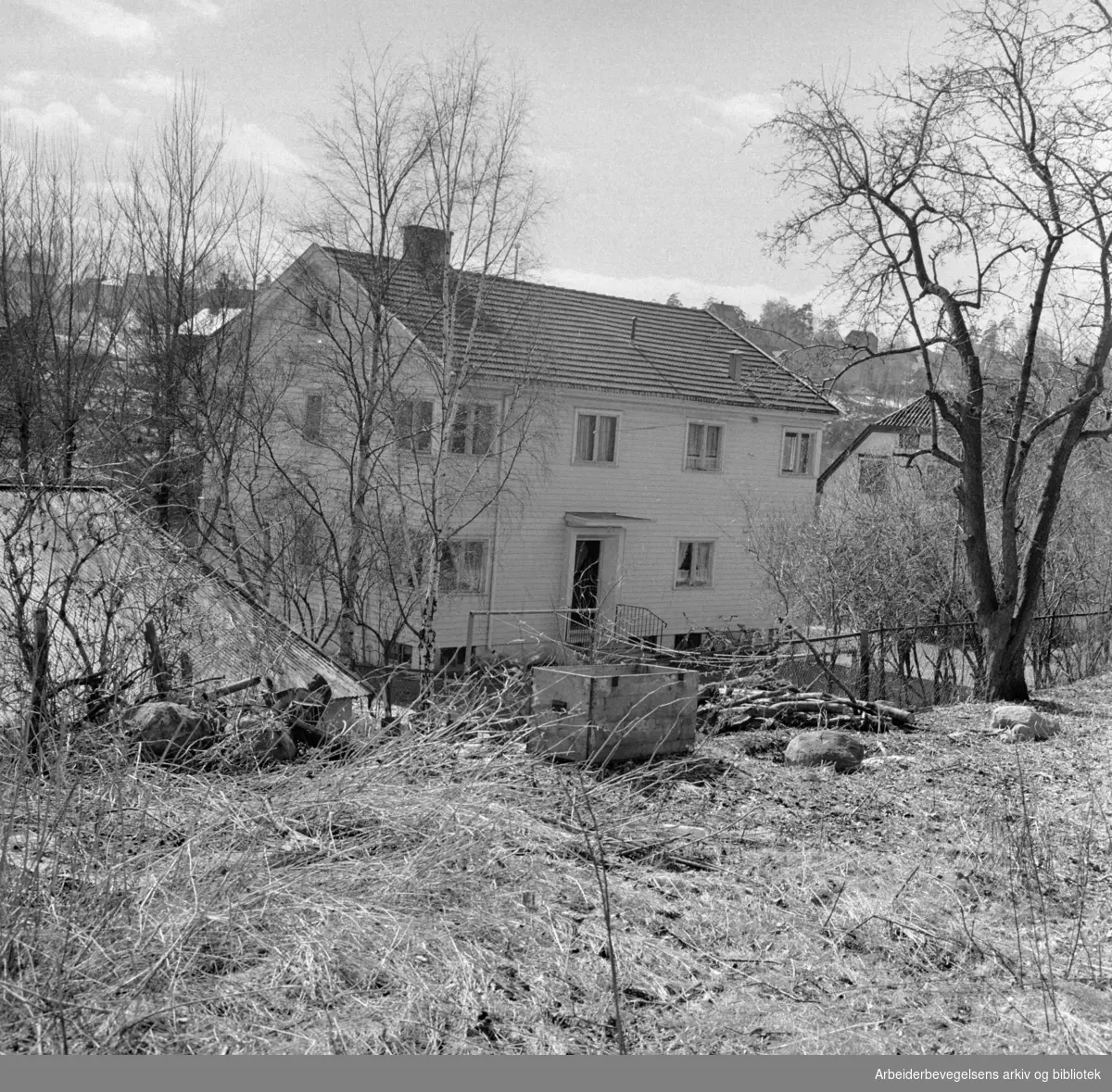 Østensjøveien. "Røde kors" vil ominnrede villaen til utgangshjem for løslatte fanger. April 1963