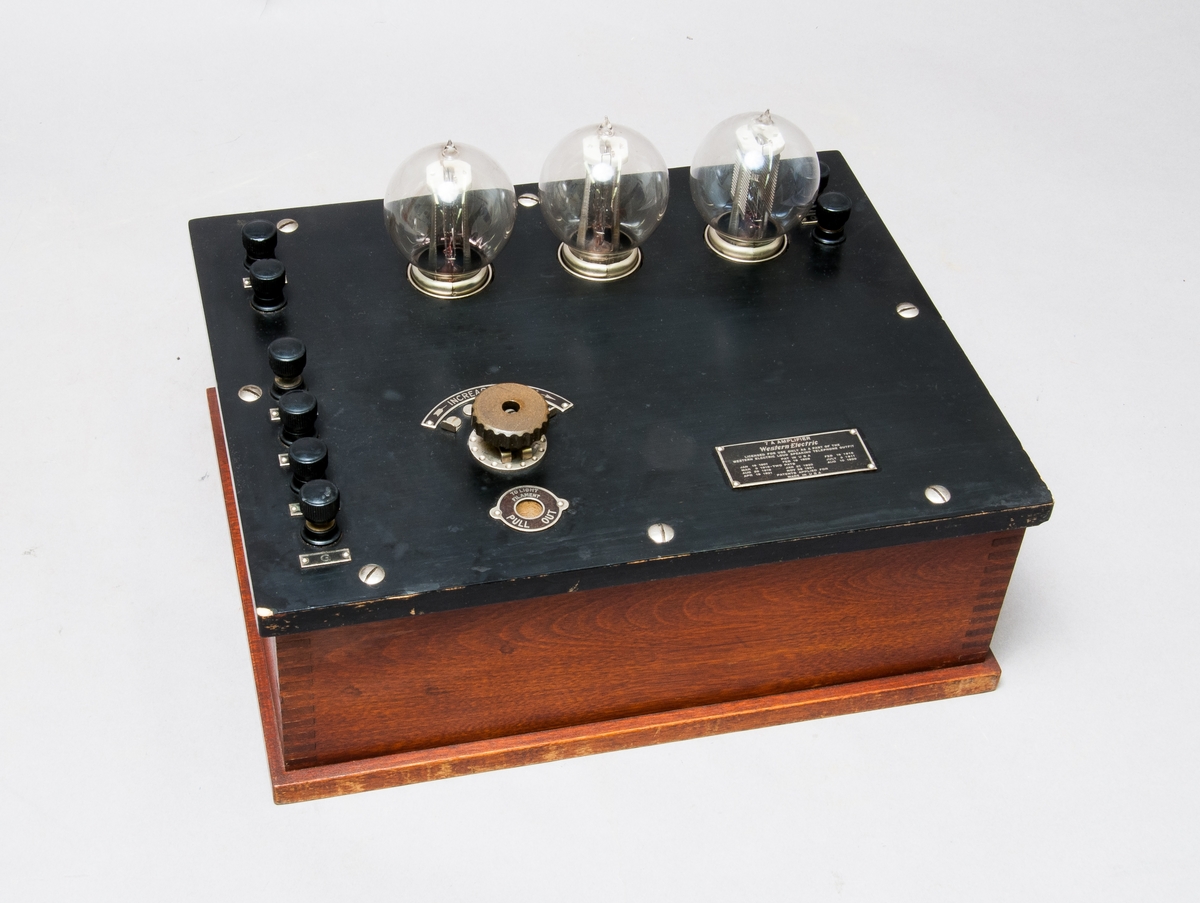 Radioförstärkare.
7 A Amplifier Western Electric.