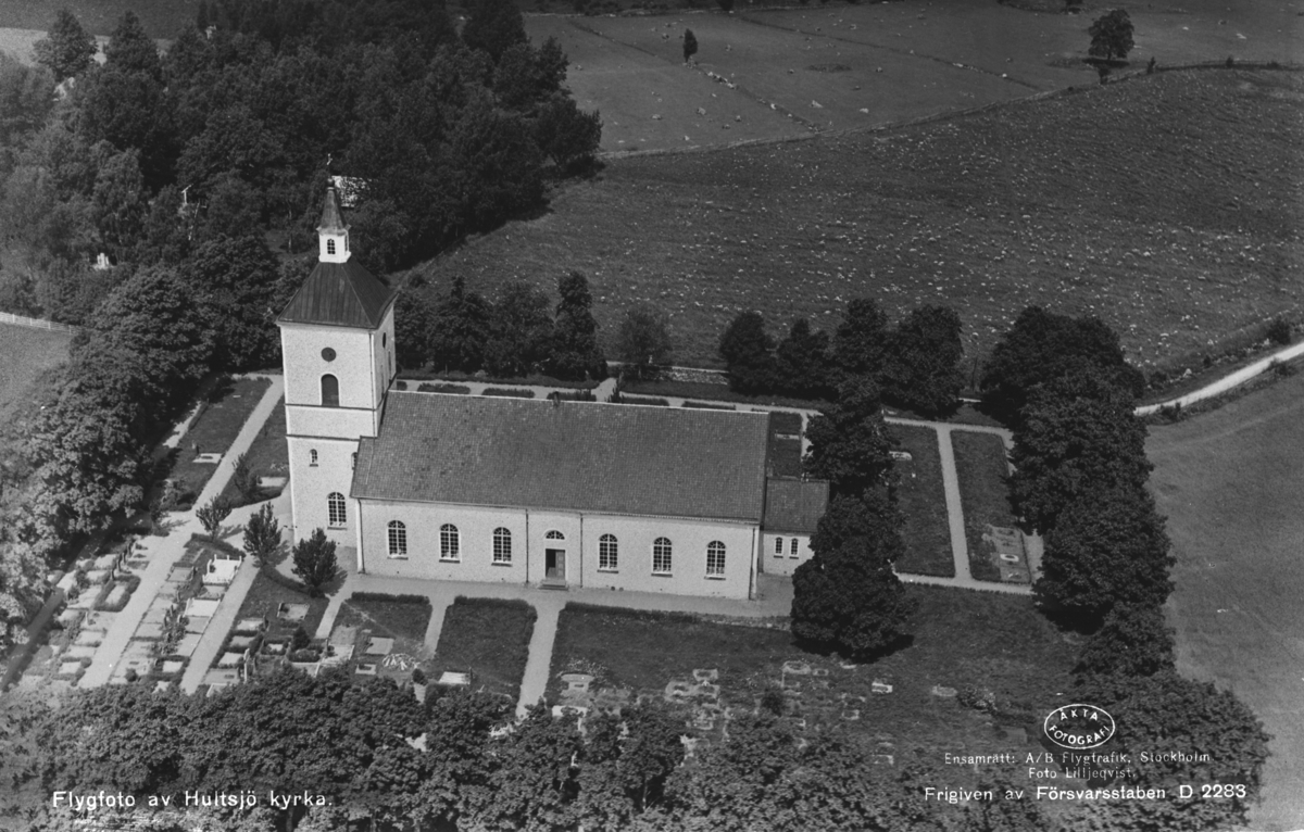 Flygfoto över Hultsjö kyrka i Sävsjö kommun. Nr D.2283.