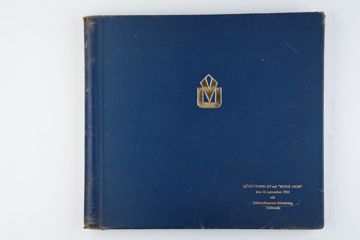 Album med fotografier fra sjøsettingen av m/t Norse Lion 26. september 1953 ved Uddevallaverftet