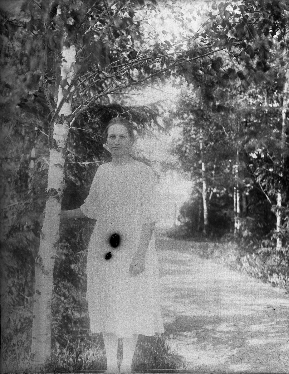 Elsa Lundkvist, Måtteby, Frösthults socken, Uppland 1922