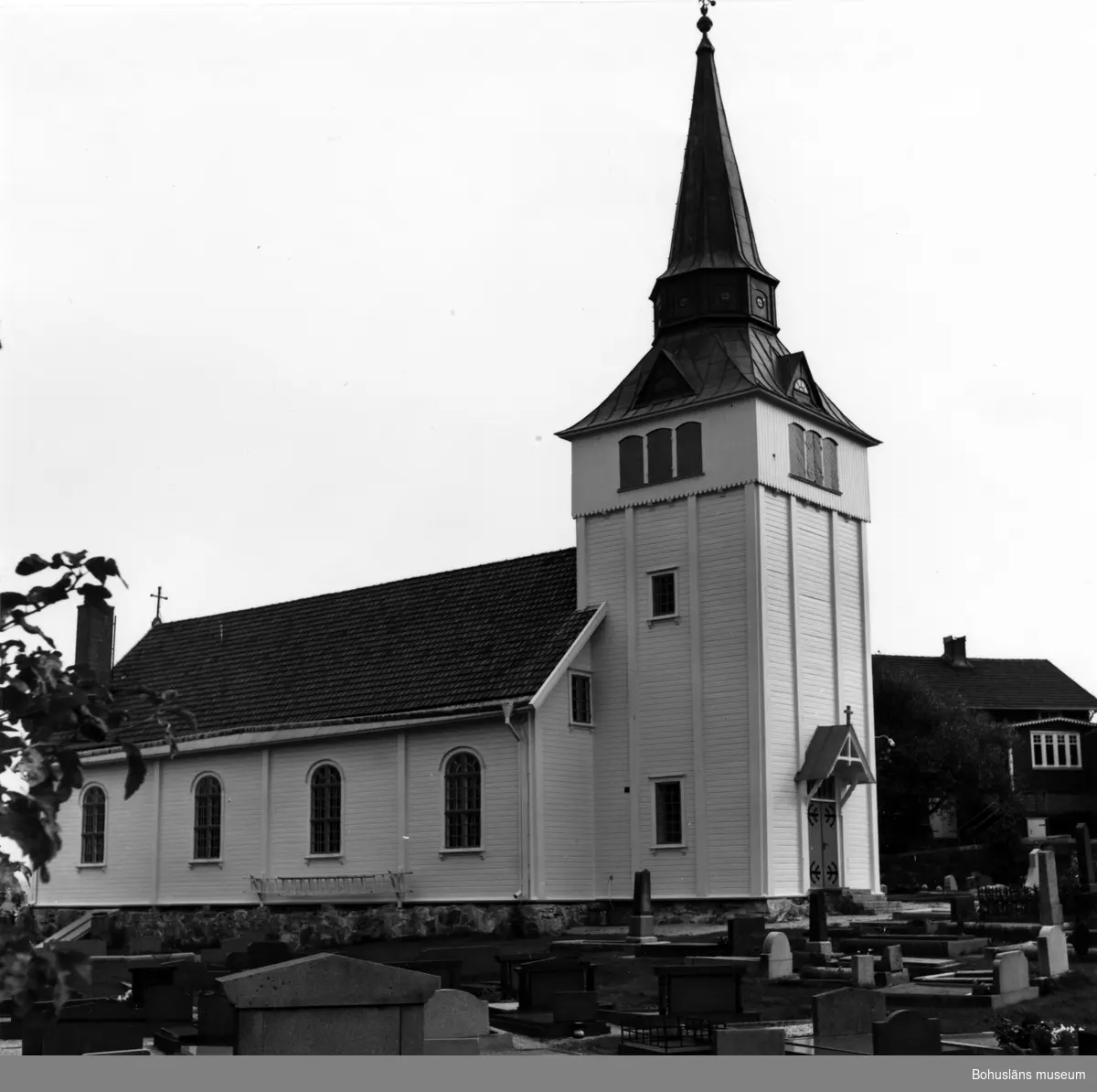 Text till bilden:"Gullholmens kyrka".