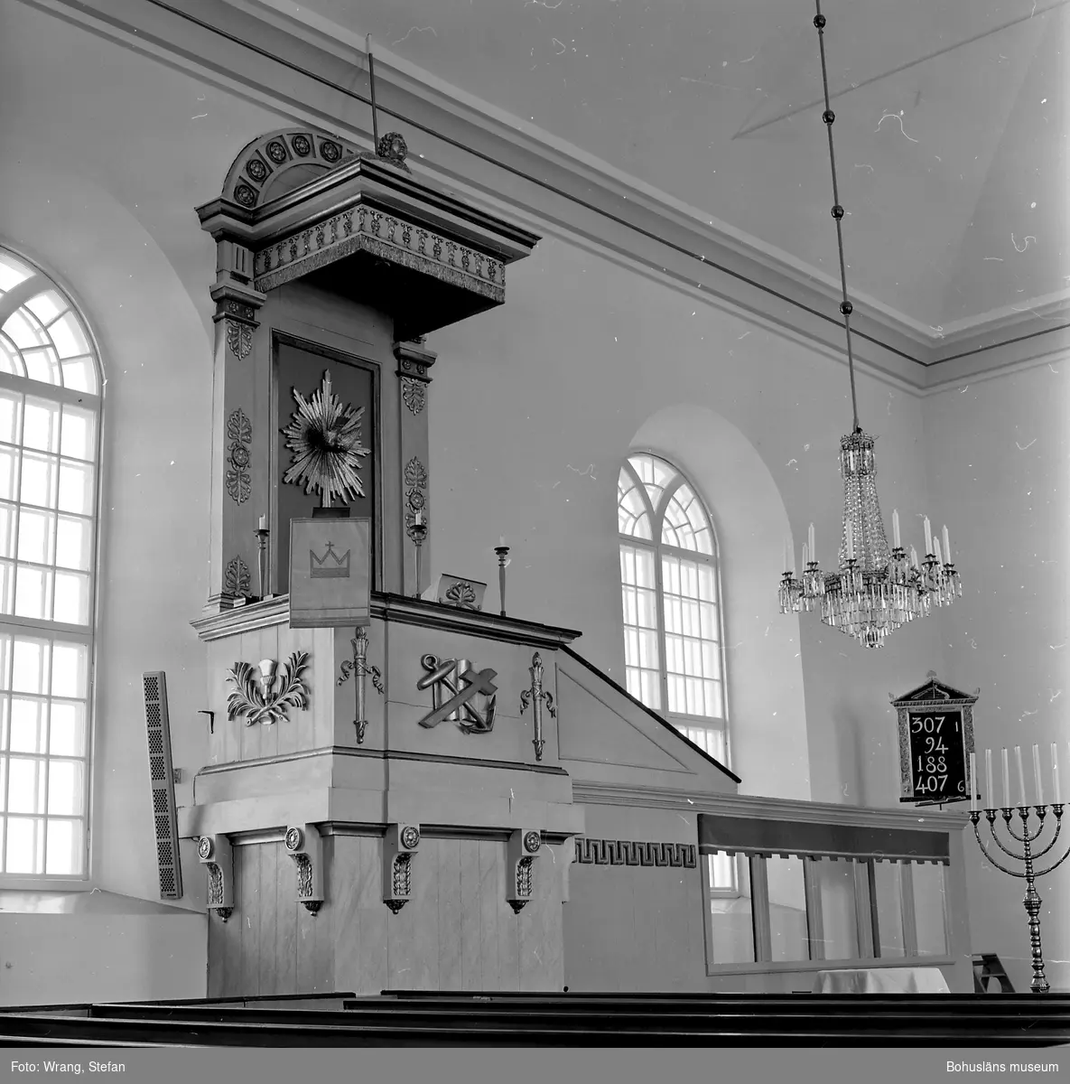 Text till bilden: "Tanums kyrka. Predikstolen, 1854".