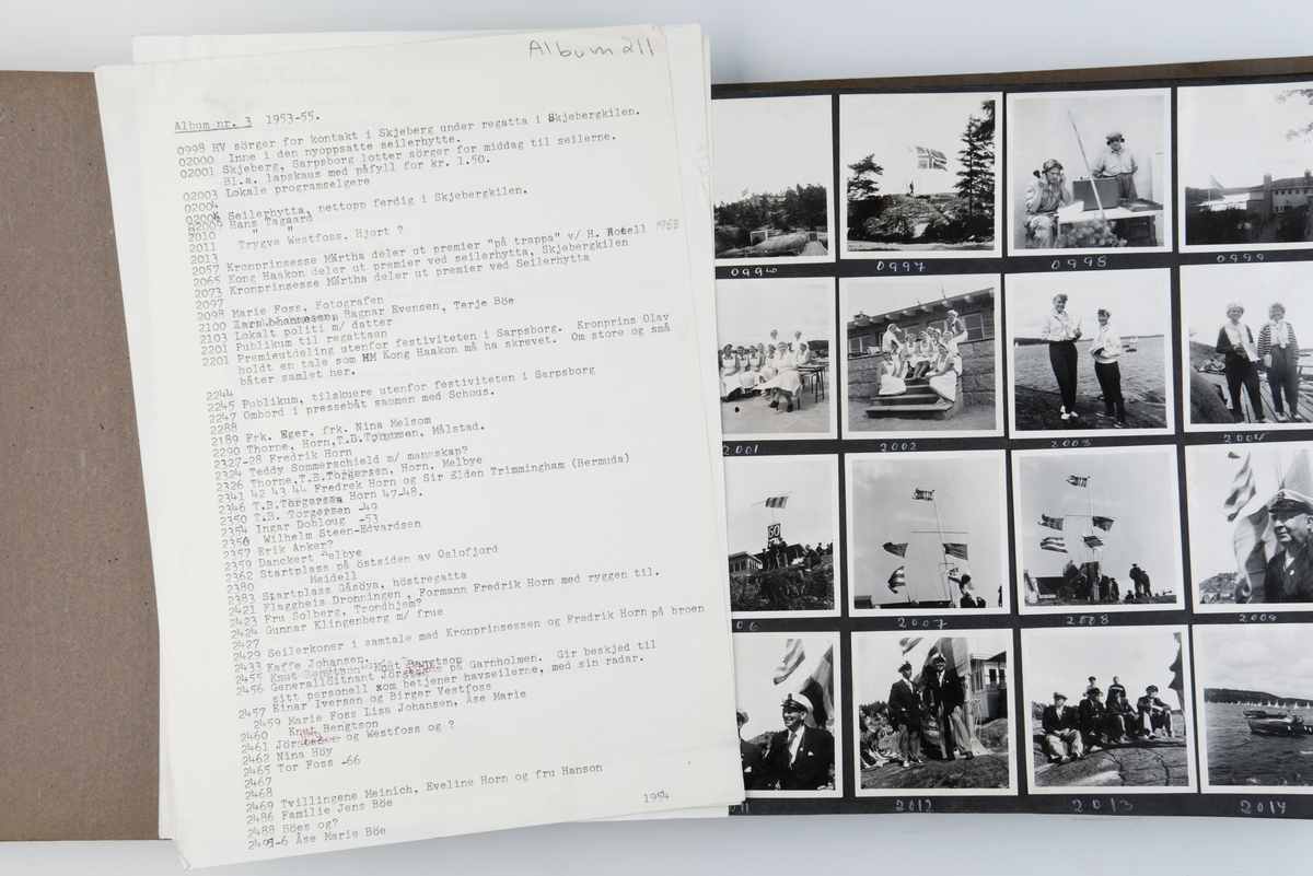 Album med fotografier av sportsseilere og miljøet omkring dem 1953-1955. Fotografert av Grethe Bruu. Album nr. 3.