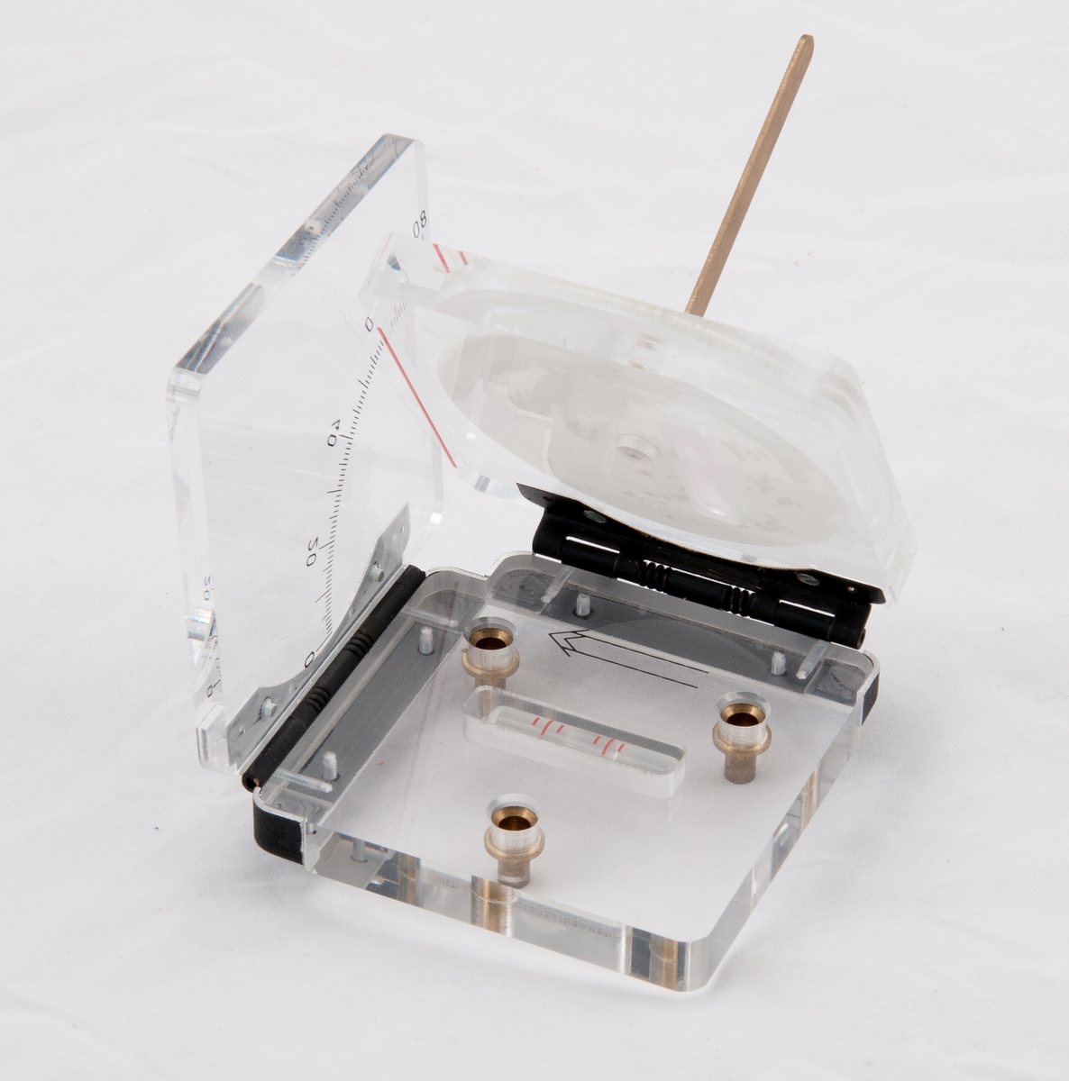 Solkompass från Silva. Troligen experimentmodell.Plexi och löstagbar mässingsstång. Ihopvikbar.