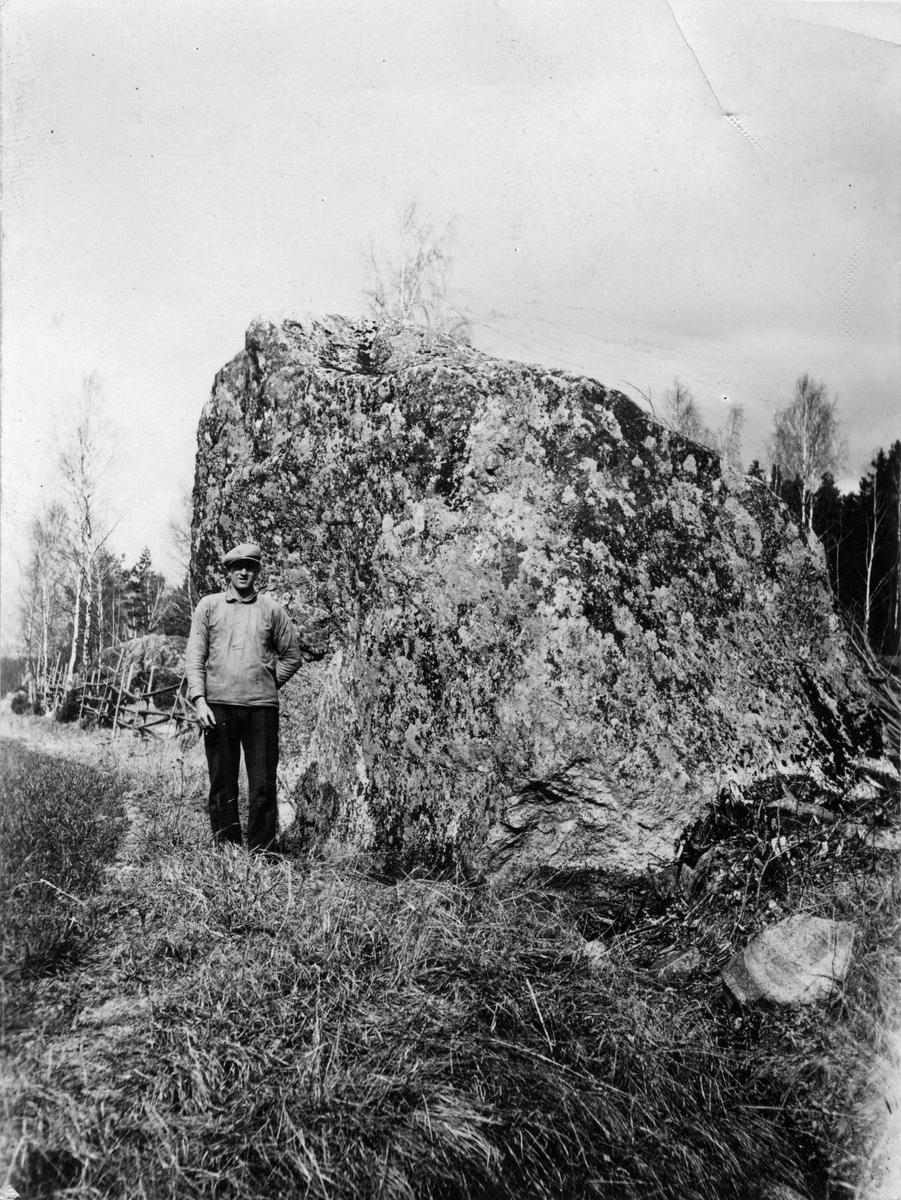 Jättekast, Skästa (Malma sn) 1933. Fotograf: K.J. Österberg.;