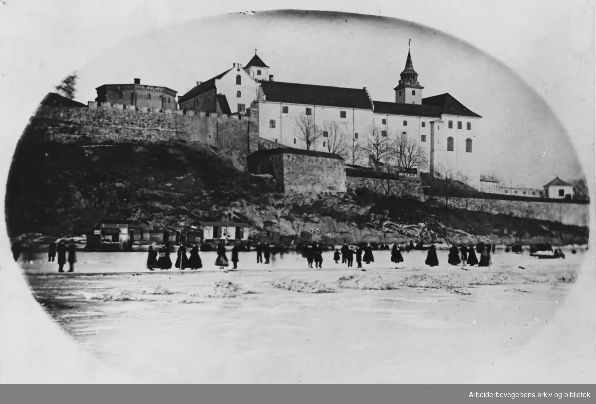 Akershus Festning. Pipervika med skøytebane. Ca. 1870