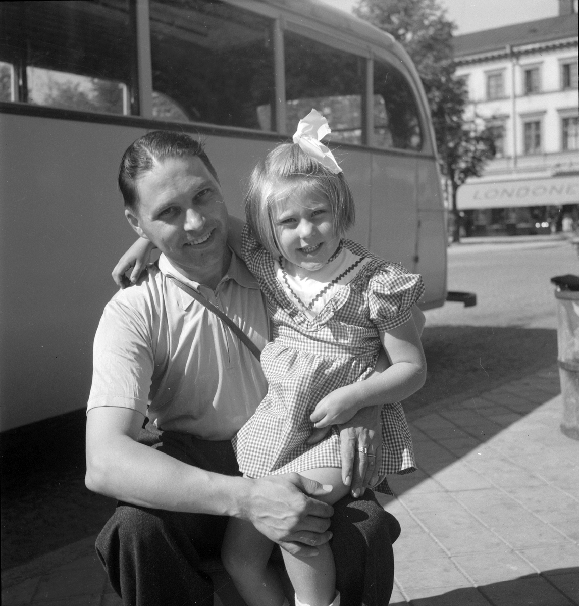 Frälsningsarmens koloni i Rörberg. Barnens hemkomst till Gävle den 11 juli 1950