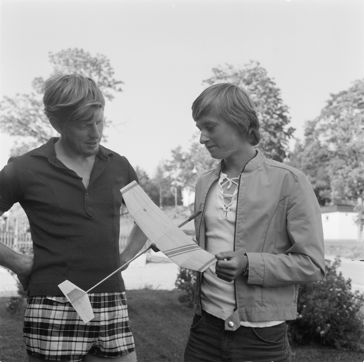 Ungdomar i modellflyg-SM, Tierp, Uppland, augusti 1971