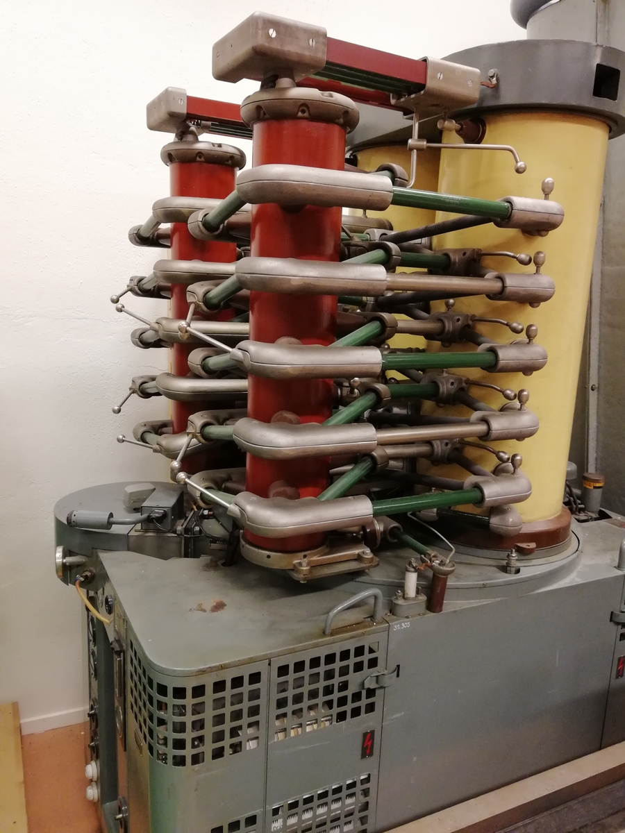 Jonventil för likströmsöverföring. 50 kV, 200 A. Använd för likriktning av växelström och växelriktning av likström.