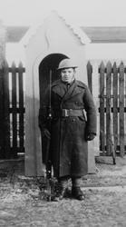 Soldat Artur Gundersen på vakt i Carronbridges, Shetland 194