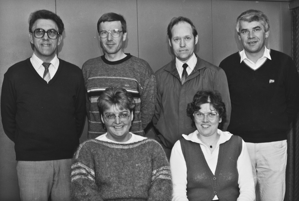 Produsent tjenesten ved Vefsn Meieri i 1985.
Bak fra venstre: Johannes Hammer, Bjørn Olderskog, Gunnar Hopen, Knut Aas.
Foran: Grete Solvang, Mette Henne.