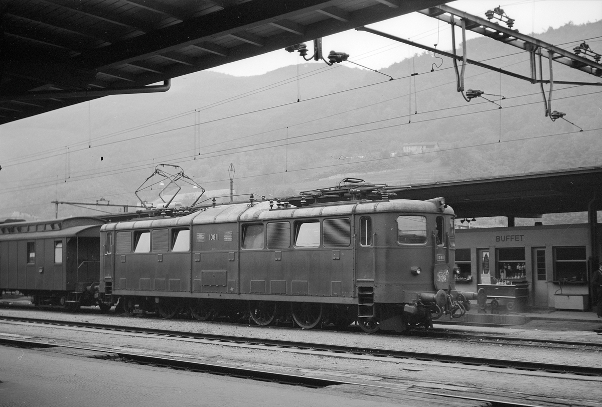 Schweizerische Bundesbahnen, SBB Ae 4/610811.