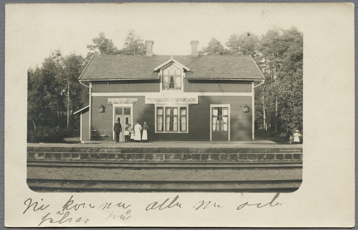 Familjen Rosén vid Persbergs Gruvor station.