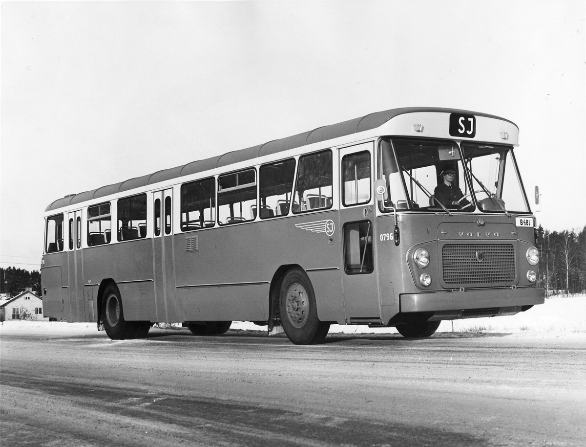 Statens Järnvägar, SJ buss 0796. - Järnvägsmuseet / DigitaltMuseum