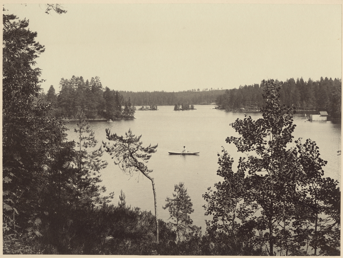 Utsikt över sjö vid Kloten.