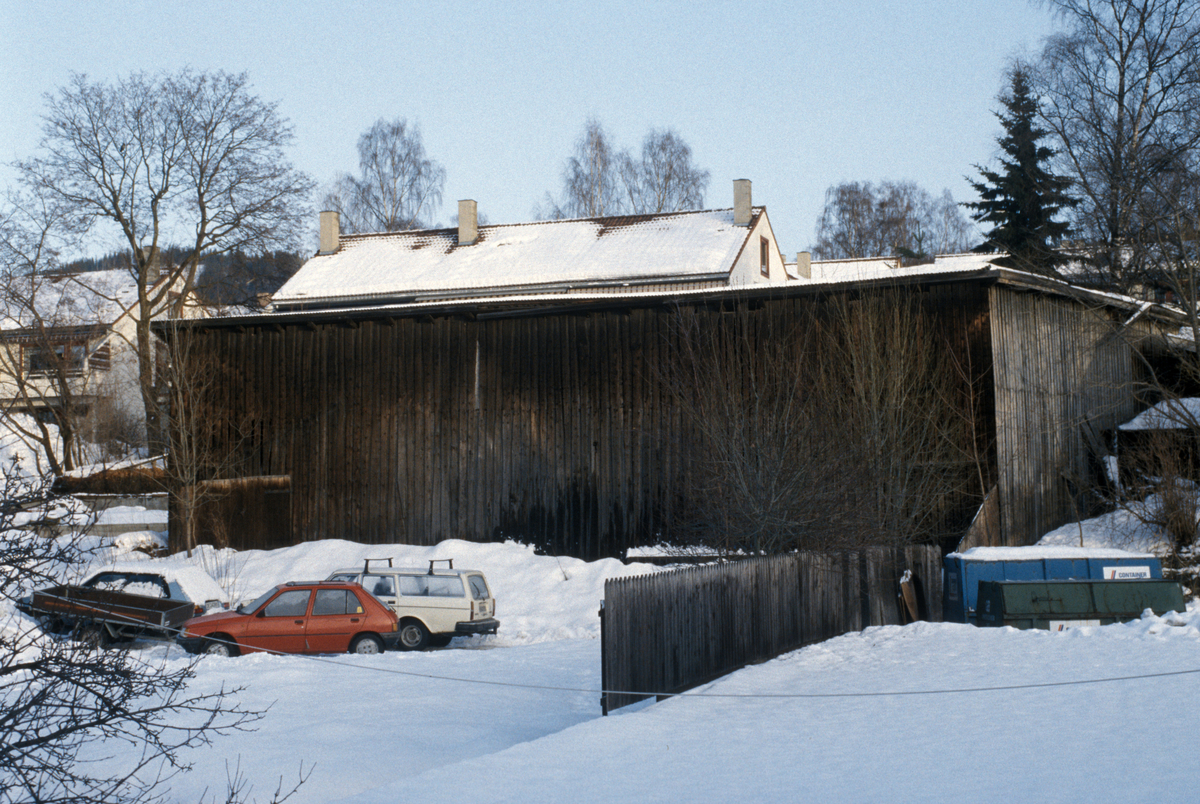 Lillehammer. Lagerbygning i bakgården i Storgata 31. Sett mot nord-øst.