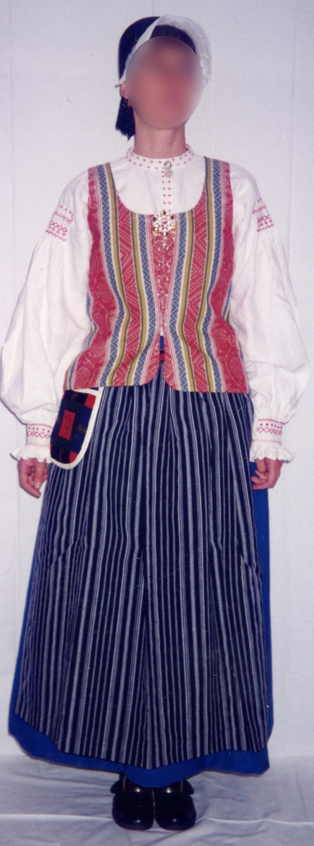 Folkdräkt Köinge - Hemslöjdens Samlingar / DigitaltMuseum