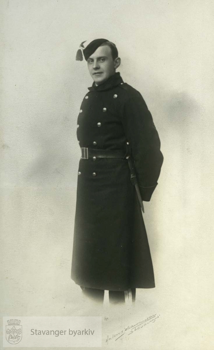 Sverre Monsen i uniform