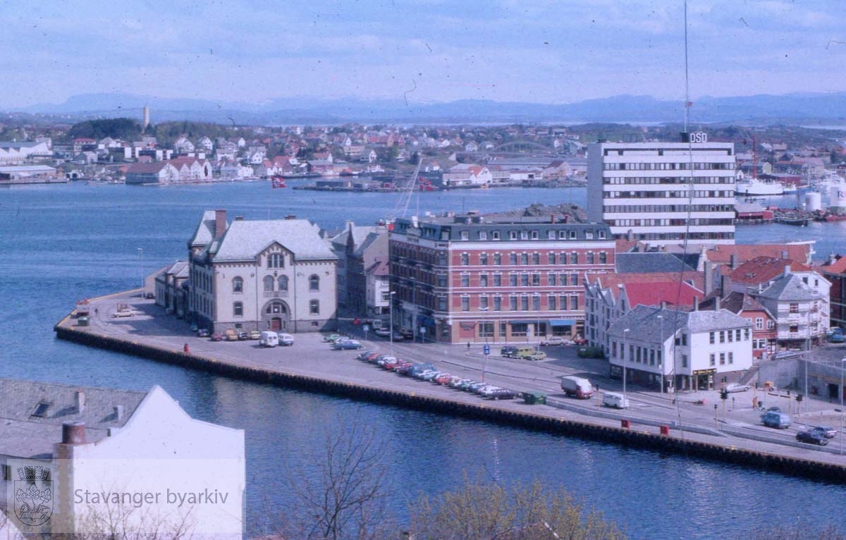 Stavanger sentrum med Vågen.Skagenkaien, Skansekaien.Tollboden, Victoria Hotel og DSD-bygget