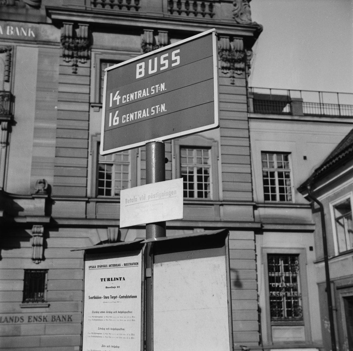 Busshållplats, Stora Torget, Uppsala 1948