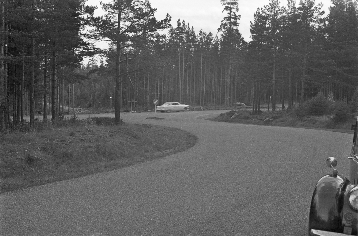 Vägdagen - bil på väg, Uppland 1954