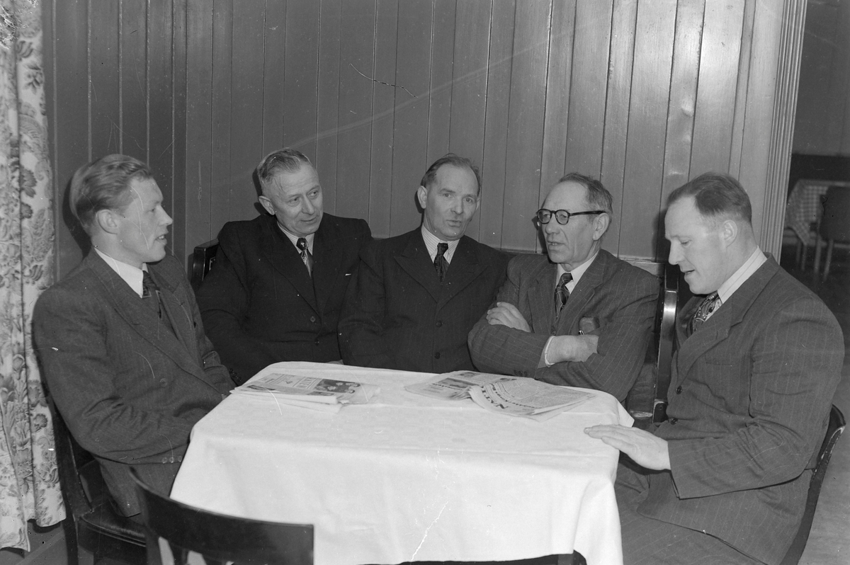 Landbruksuka 1953. Mannsgruppe på Bondeheimen