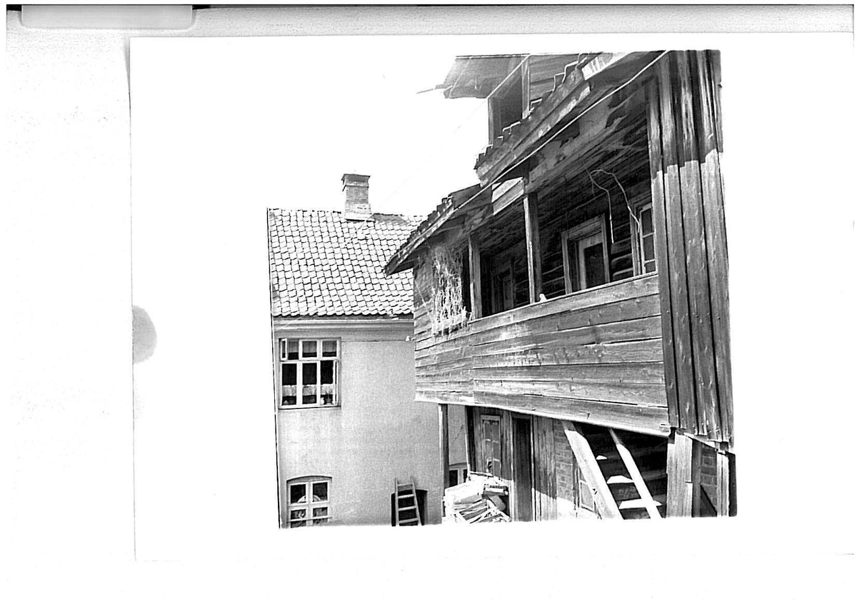 Kvile og lagerbygg, Gundersengården bakgård, like før riving 1956