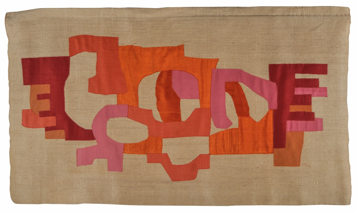 Applikation på beige linnebotten och figurer i orange, rosa och rött, "Skepp" av Margareta Grandin