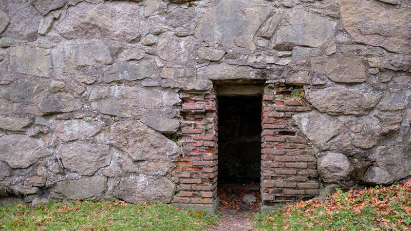 Inngang til underjordiske gang på Kongsten Fort