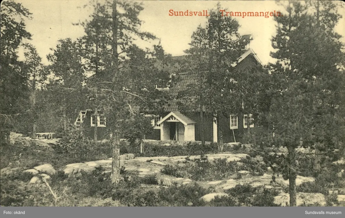 Vykort med motiv över byggnaden Trampmangeln på Norra berget i Sundsvall.
