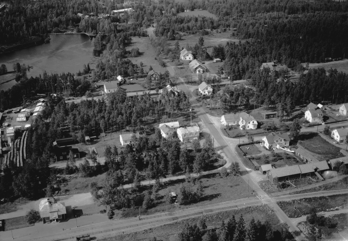 Flygfoto över i Ädelfors i Vetlanda Kommun, Jönköpings län. Nr: 1020/1961