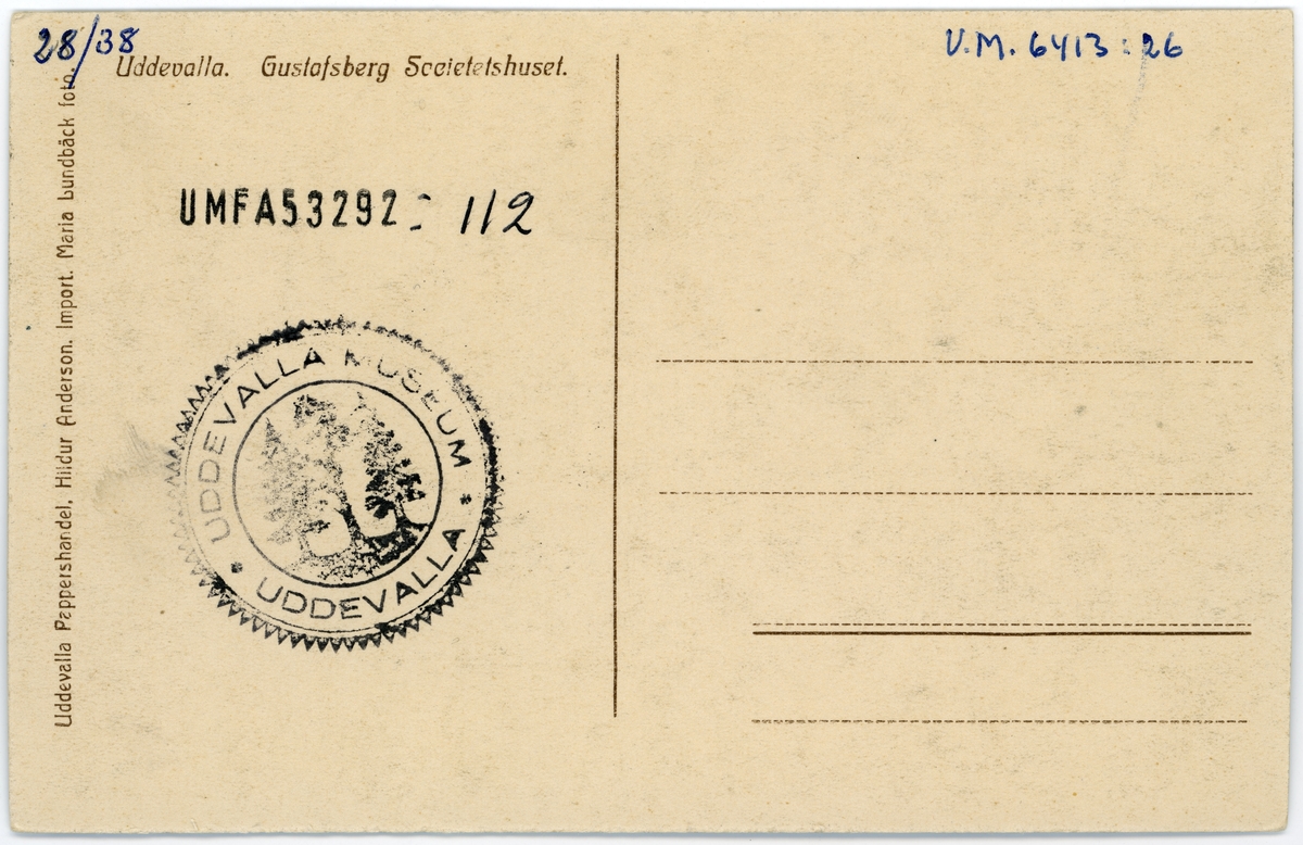 Tryckt text på vykortets baksida: "Uddevalla. Gustafsberg Societetshuset."