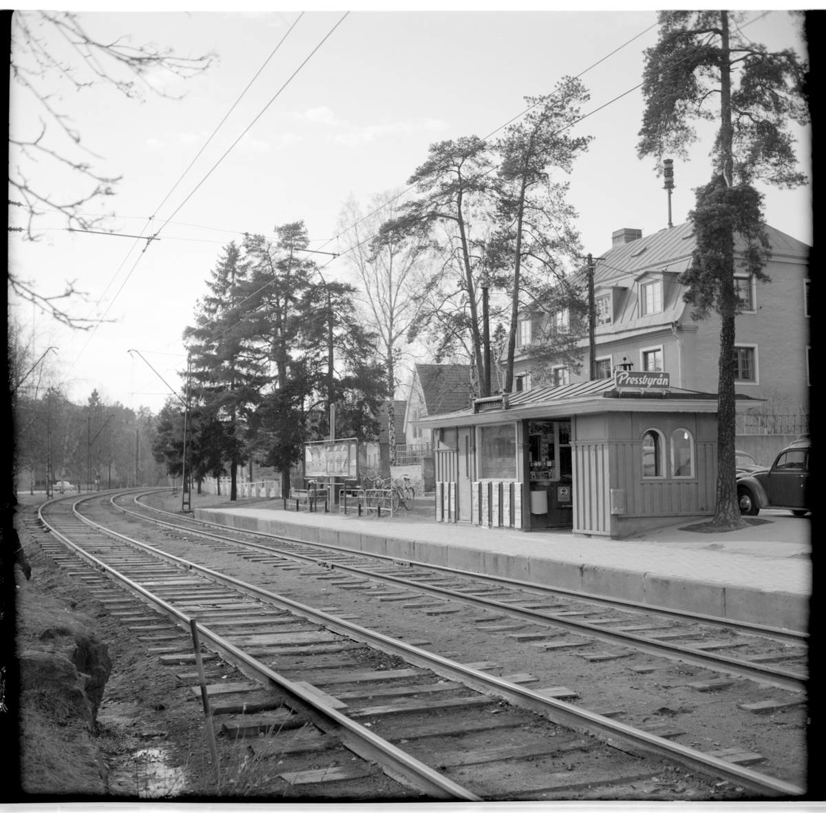 Storsvängens hållplats vid Hägerstensvägen linje 16 Slussen - Mälarhöjden.