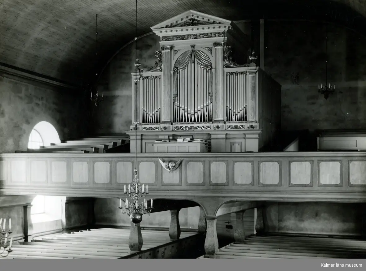 Orgelläktaren i Kristdala kyrka innan restaureringen 1962.